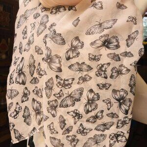 🦋 Suzy Shier Vintage Butterfly Scarf – Elegant Neutral Tones
